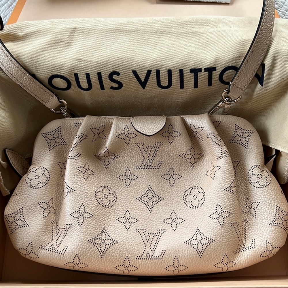 Louis Vuitton Scala Mini dusty pink (not magnolia color)